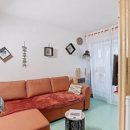 T2 A Vieux-boucau Avec Piscine Et Parking - Fr-1-857-30 *